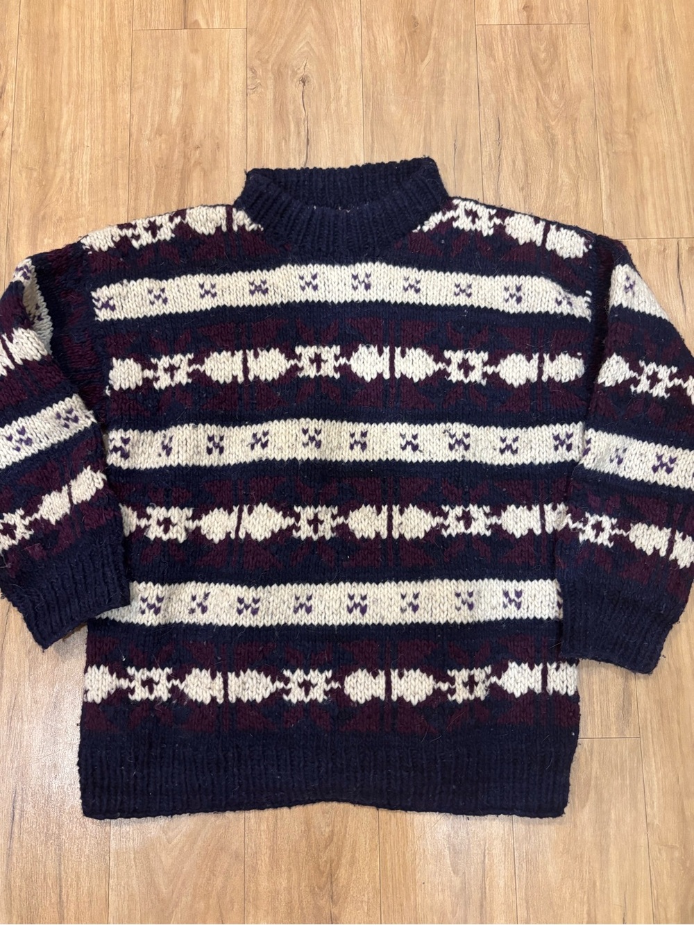 Vintage pattern wool knit turtleneck sweater